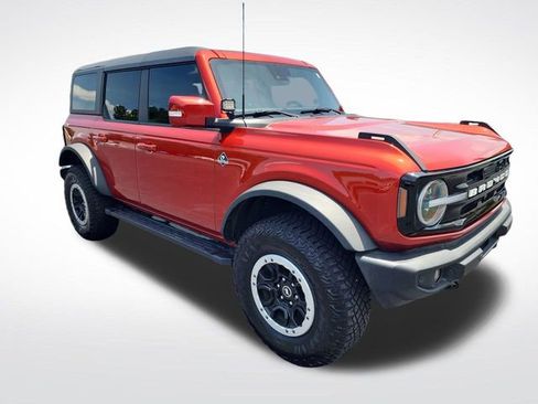 Used 2023 Ford Bronco Outer Banks w/ Sasquatch Package AWD/4WD image 7
