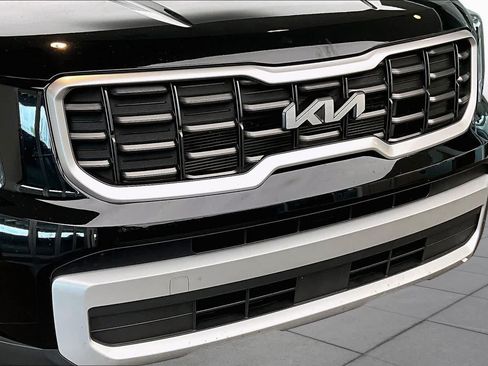 Used 2024 Kia Telluride S FWD image 30