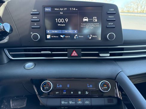 New 2026 Hyundai Elantra Hybrid FWD image 20
