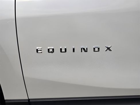 Used 2018 Chevrolet Equinox LT image 31