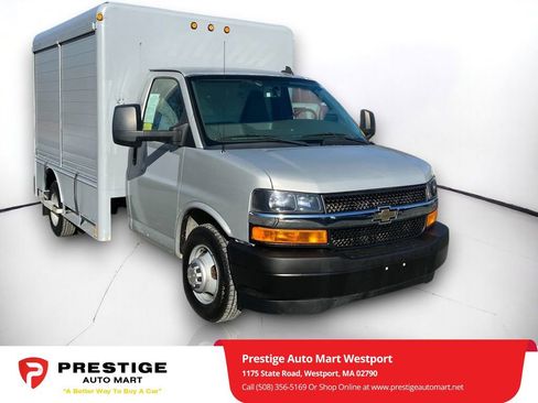 Used 2017 Chevrolet Express 3500 image 1