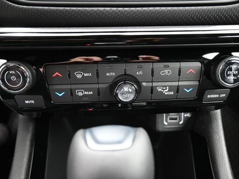 New 2026 Jeep Compass Latitude image 6