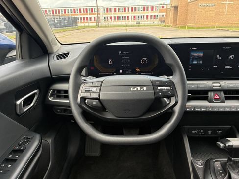 Used 2025 Kia K4 FWD image 28
