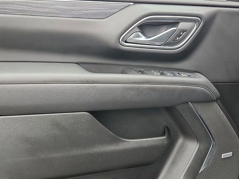 Used 2024 GMC Yukon SLT image 13