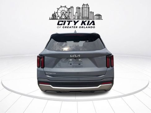 Certified 2024 Kia Sorento S FWD image 6