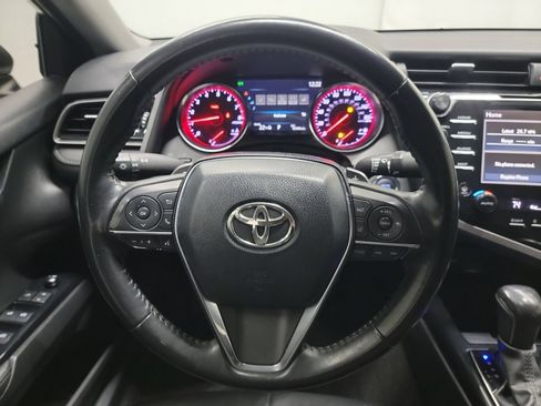 Used 2020 Toyota Camry XSE image 17