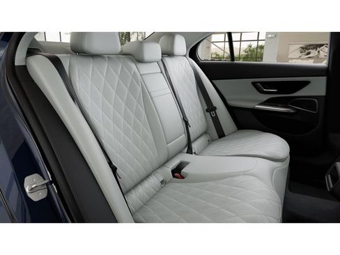 New 2026 Mercedes-Benz E 450 4MATIC Sedan image 5