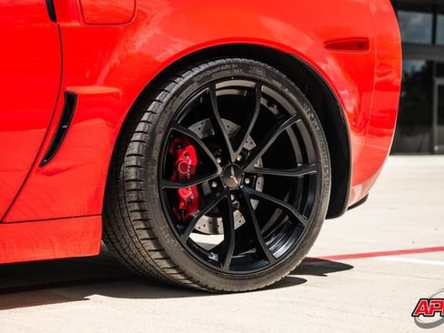 Used 2013 Chevrolet Corvette Z06 w/ 3LZ Preferred Equipment Group RWD image 60
