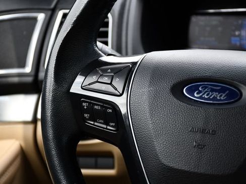 Used 2017 Ford Explorer Limited w/ Equipment Group 301A AWD/4WD image 25
