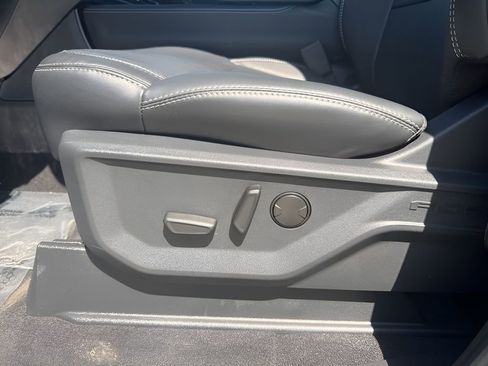 Used 2026 Ford Expedition Platinum w/ Stealth Appearance Package image 10