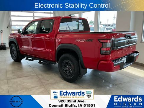 Used 2025 Nissan Frontier PRO-4X AWD/4WD image 6
