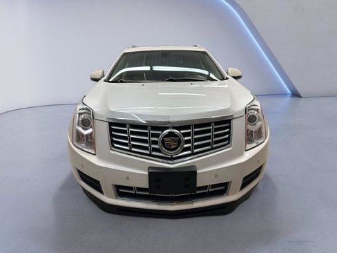 Used 2015 Cadillac SRX Luxury image 2