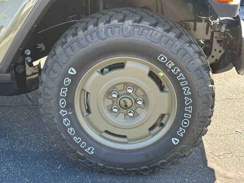 New 2026 Jeep Gladiator Sport image 13