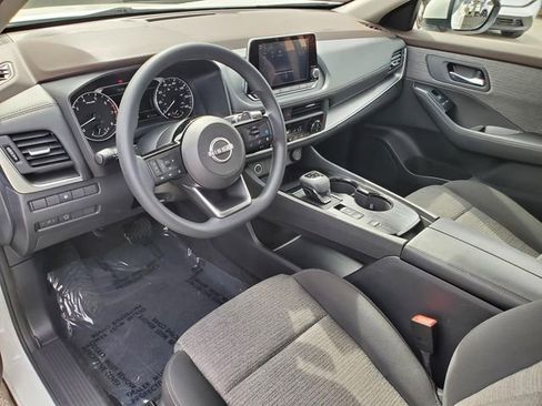 Certified 2023 Nissan Rogue SV FWD image 13