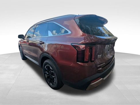 Certified 2025 Kia Sorento S image 8