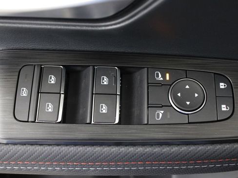 New 2026 Nissan Kicks SR w/ SR Premium Package FWD image 16