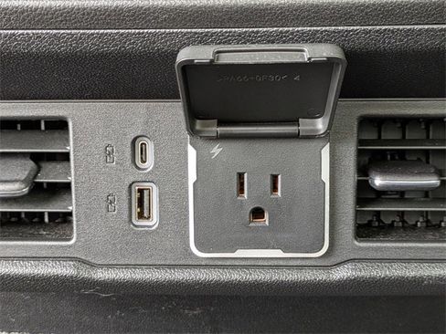 Used 2024 GMC Sierra 1500 Elevation image 14