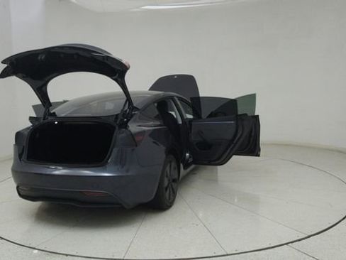 Used 2025 Tesla Model 3 image 12