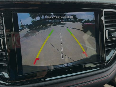 Used 2025 Dodge Durango GT RWD image 17