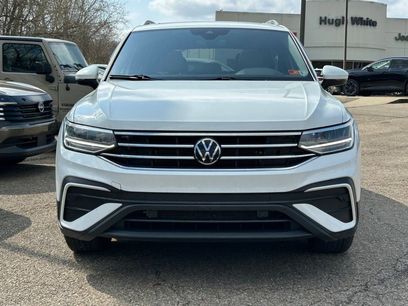 Used 2024 Volkswagen Tiguan SE w/ Panoramic Sunroof Package