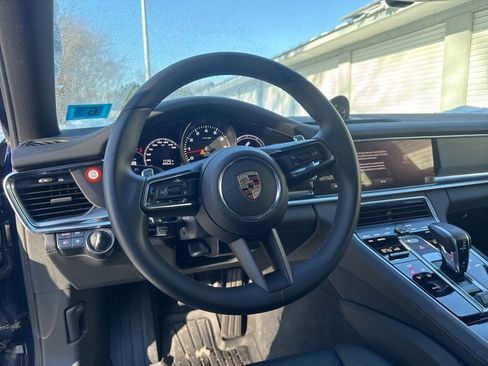 Certified 2023 Porsche Panamera 4 Platinum Edition image 32