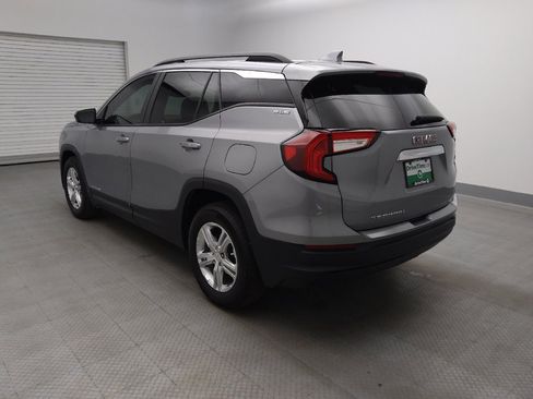 Used 2024 GMC Terrain SLE w/ Driver Convenience Package FWD image 5