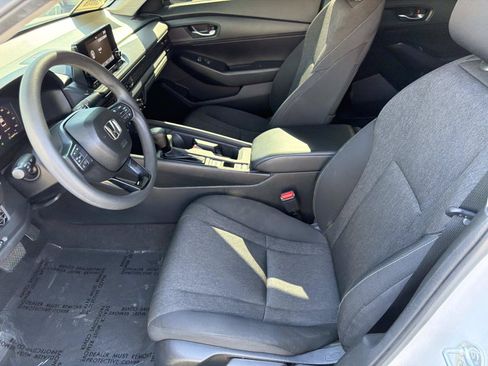 Used 2025 Honda Accord LX image 9