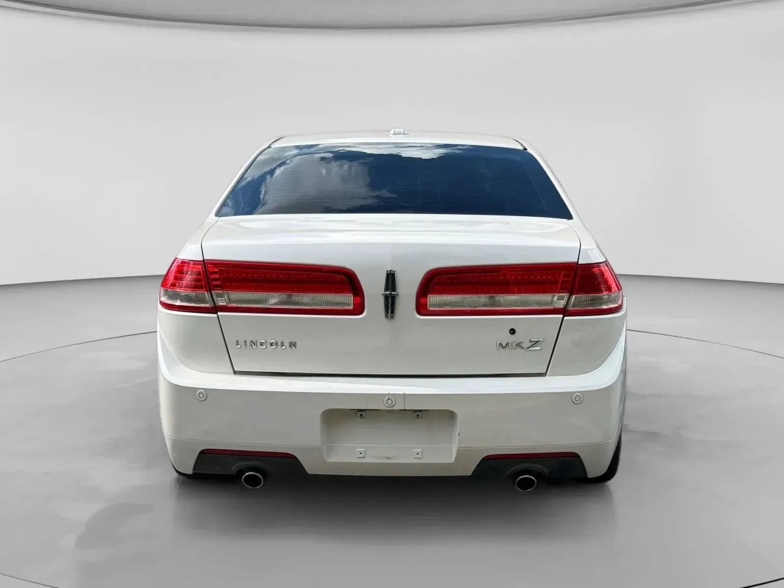 Used 2012 Lincoln MKZ FWD image 4