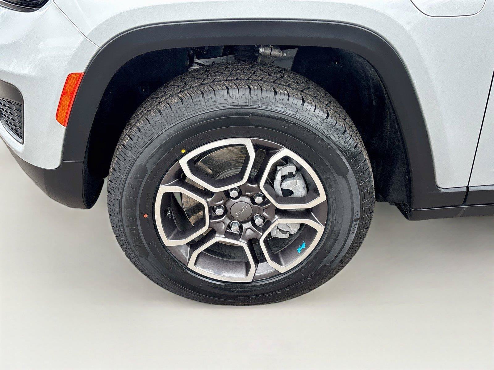 Used 2023 Jeep Grand Cherokee Trailhawk AWD/4WD image 33