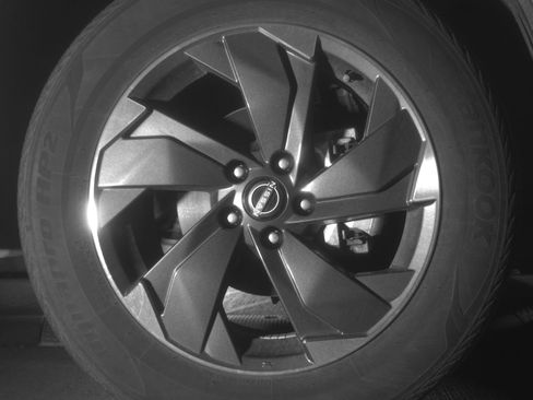 Used 2025 Nissan Rogue SV image 13