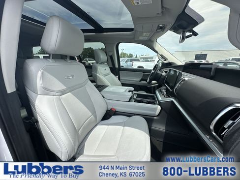 Used 2025 Ford Expedition Platinum AWD/4WD image 25