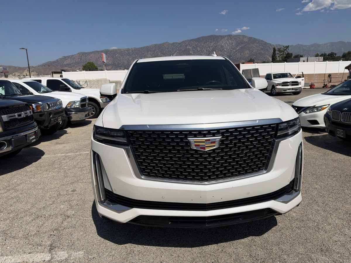 Used 2021 Cadillac Escalade Premium Luxury RWD image 2