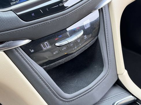 Used 2019 Cadillac XT5 Luxury FWD image 30