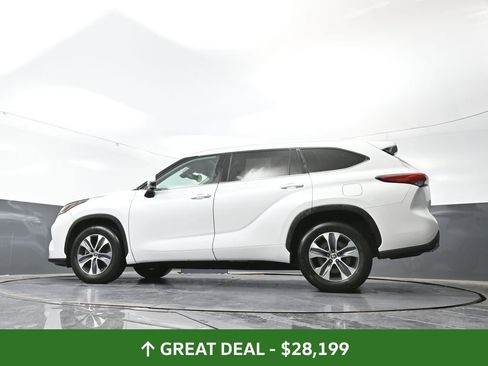 Used 2023 Toyota Highlander XLE image 59