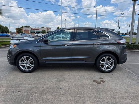 Used 2018 Ford Edge Titanium w/ Technology Package FWD image 2