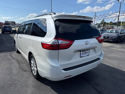 Used 2015 Toyota Sienna Limited Premium FWD image 5