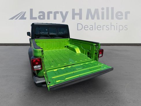 New 2025 Jeep Gladiator Sport image 31