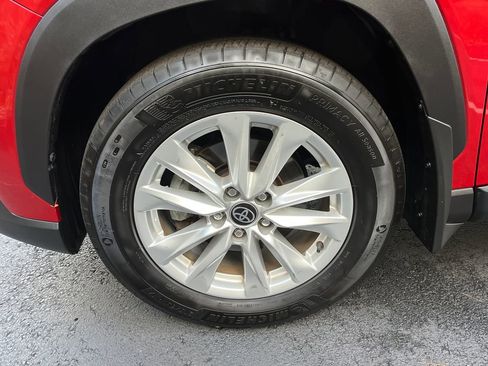 Used 2023 Toyota Corolla Cross LE w/ Moonroof Package image 25