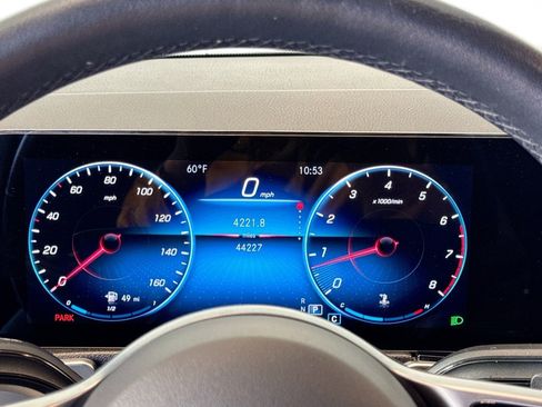 Used 2022 Mercedes-Benz GLB 250 4MATIC image 12