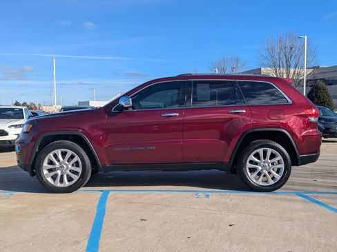 Used 2017 Jeep Grand Cherokee Limited w/ Luxury Group II image 9
