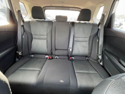 Used 2025 Nissan Rogue SV image 40