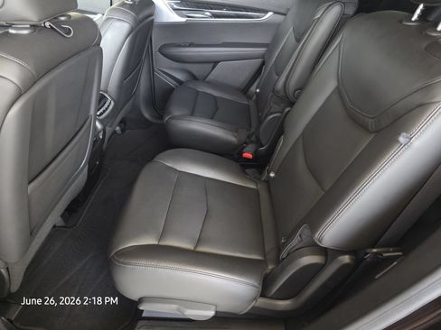Used 2020 Cadillac XT6 Premium Luxury FWD image 18