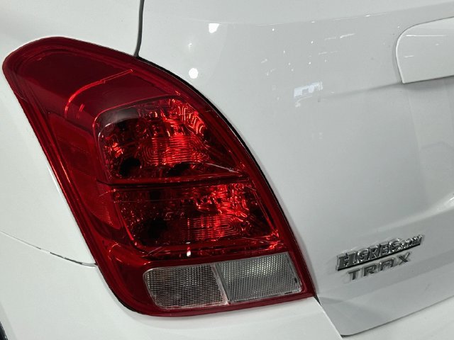 Used 2021 Chevrolet Trax LS w/ Tint and Cruise Package FWD image 32
