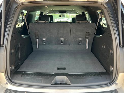 Used 2021 Chevrolet Suburban LT AWD/4WD image 24