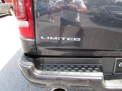 Used 2019 RAM 1500 Limited AWD/4WD image 28