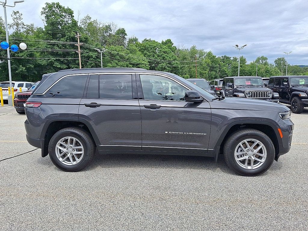 Used 2026 Jeep Grand Cherokee Laredo w/ MOPAR Finishing Package AWD/4WD image 25