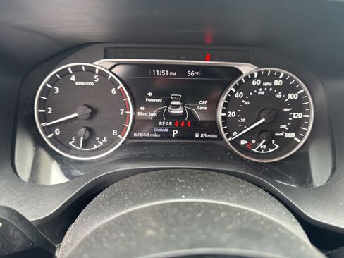 Used 2021 Nissan Rogue S image 11