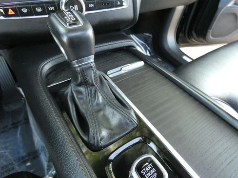 Used 2020 Volvo XC90 T6 Momentum image 56