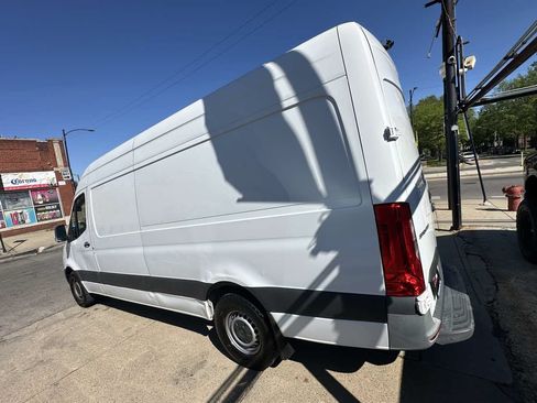 Used 2022 Mercedes-Benz Sprinter 2500 image 5