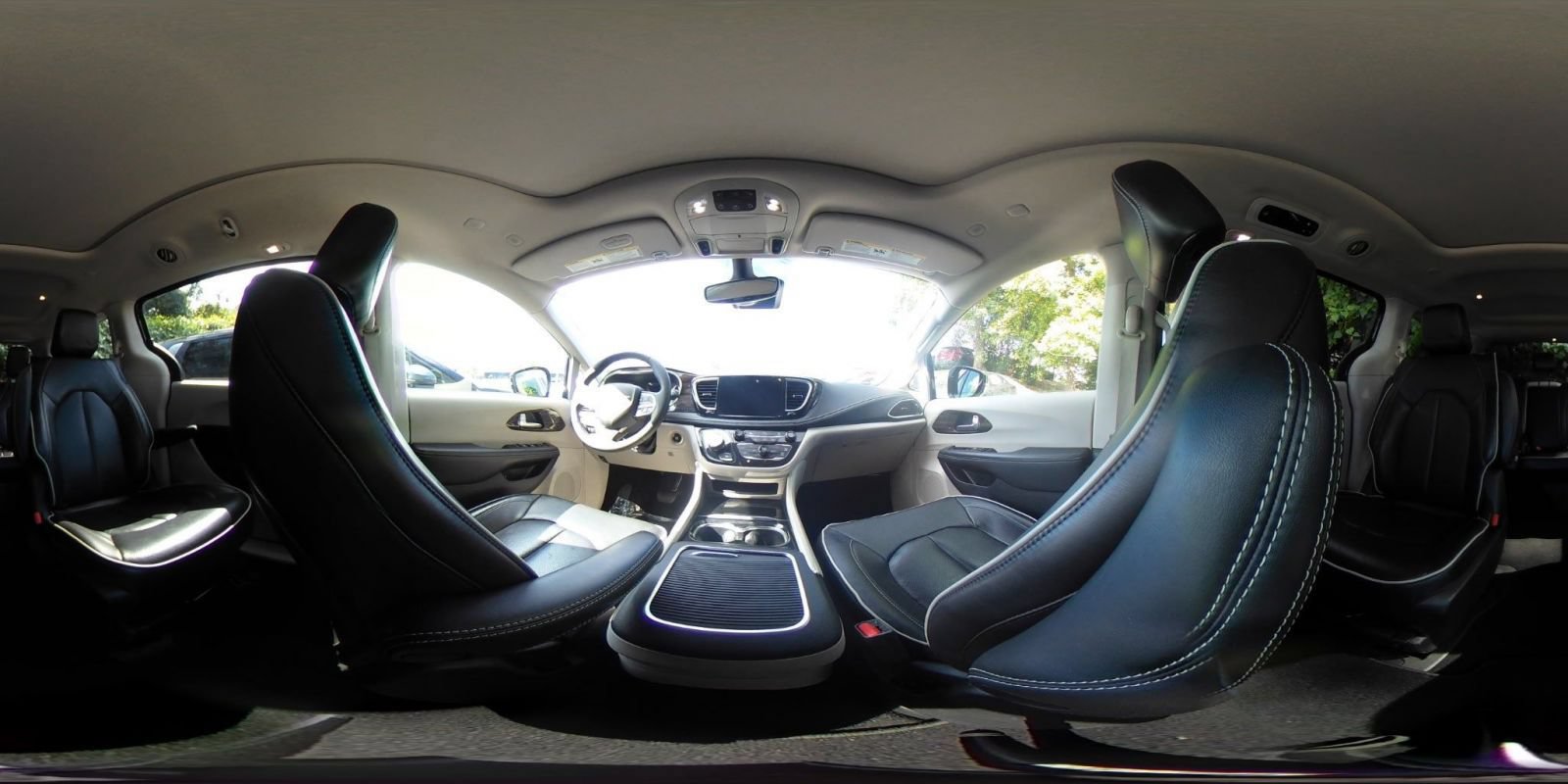 Used 2023 Chrysler Pacifica Limited FWD image 46